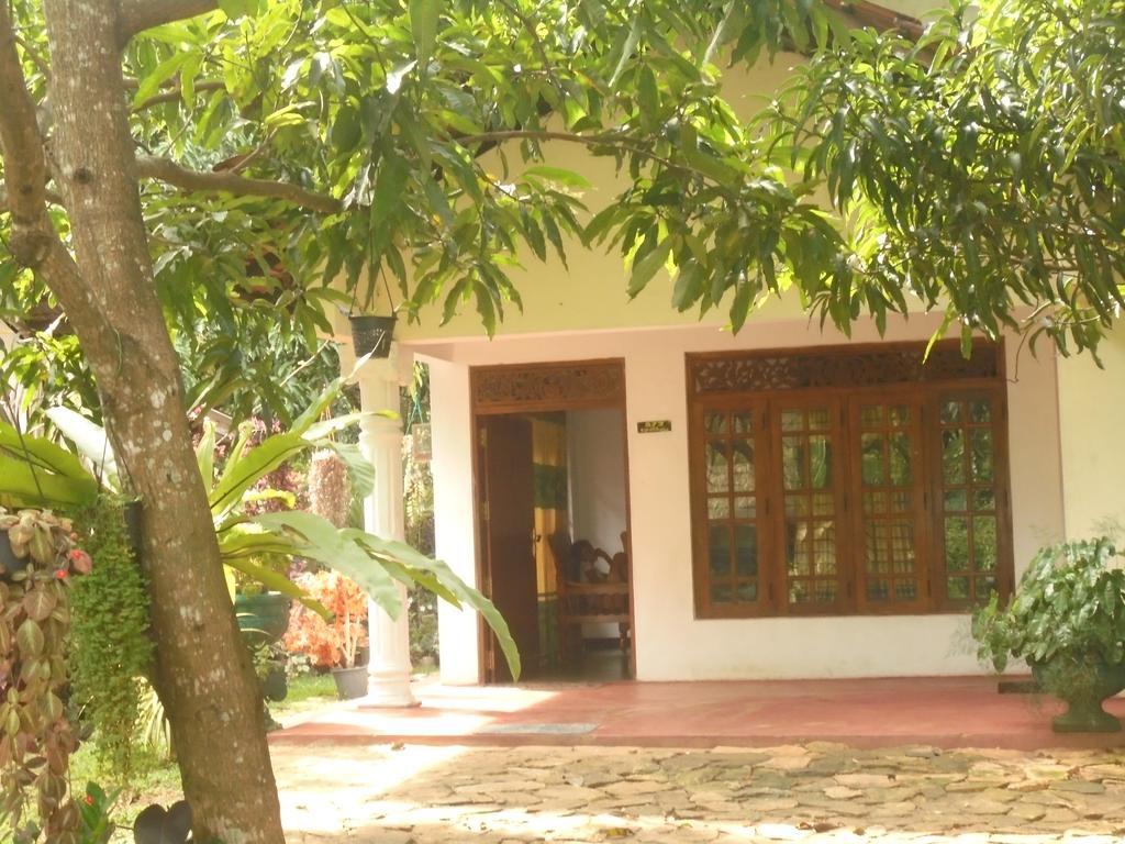 Ath Hala Safari Resort Uda Walawe Extérieur photo