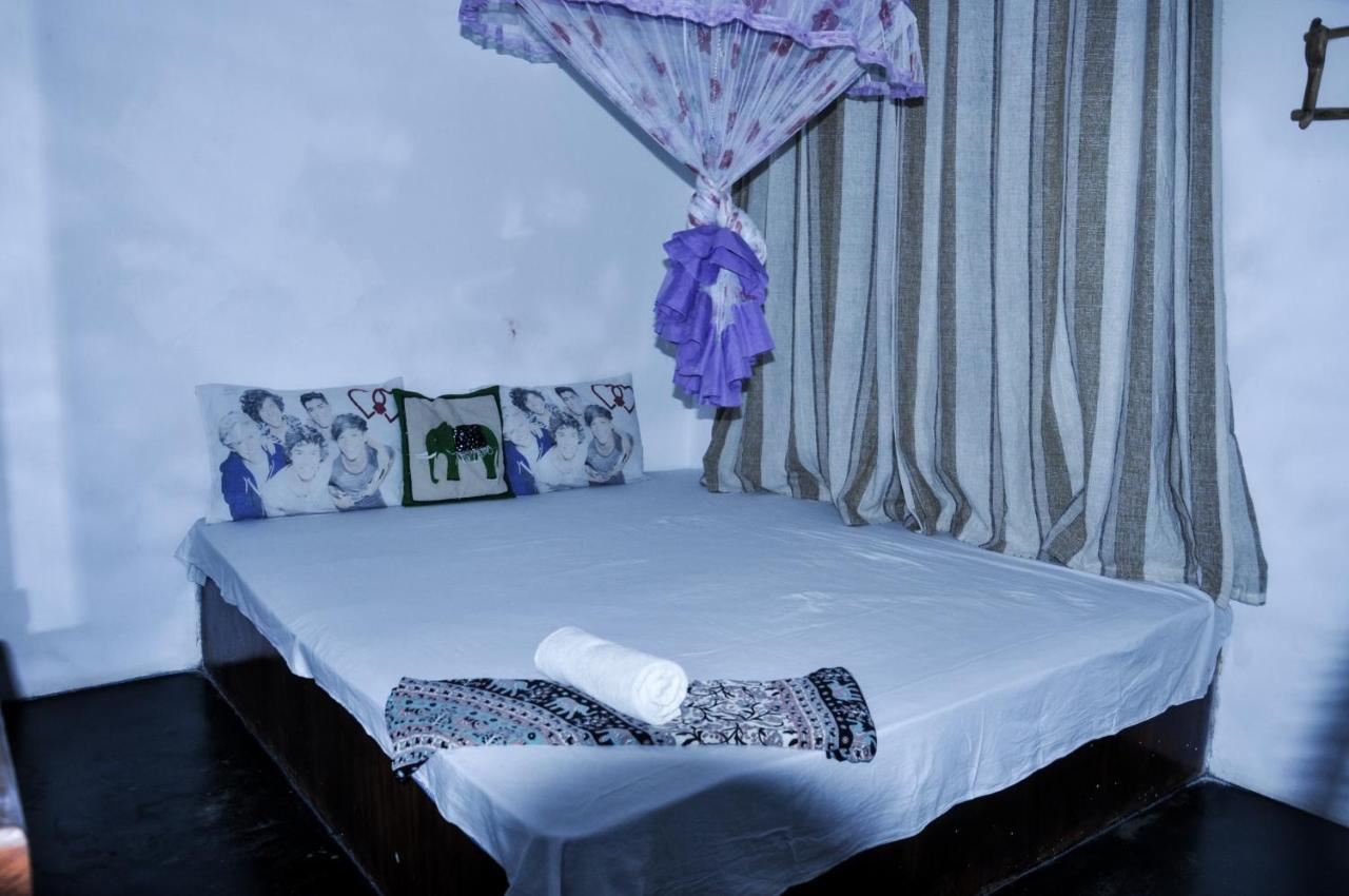 Ath Hala Safari Resort Uda Walawe Extérieur photo